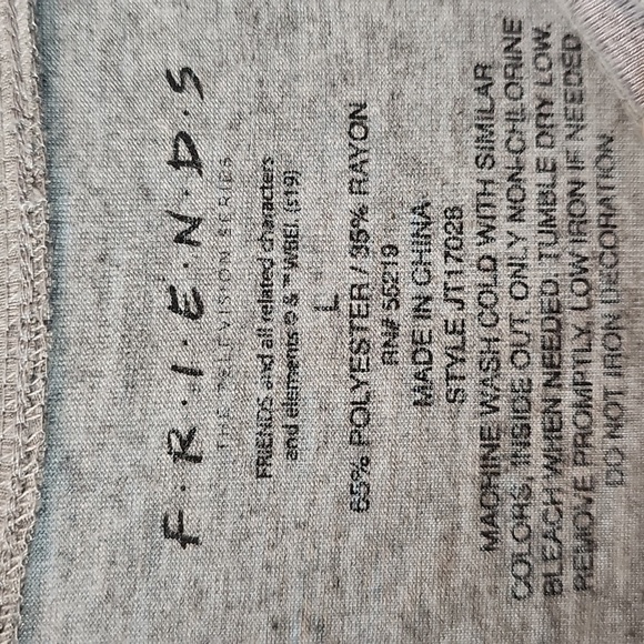 Friends Womens Large Central Perk Graphic T shirt size large - Picture 2 of 3